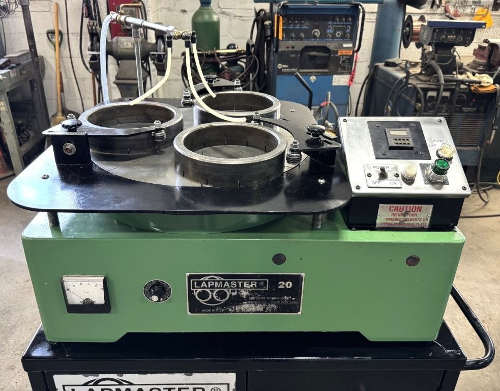 20" Lapmaster, open face, bench model, several plates available extra, timer, 3 rings (7-1/2" ID), pump - Image 5