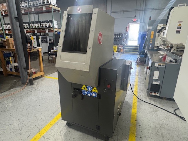 17" x 12" Cumberland #1212X, material granulator, 10 HP, 3 rotating & 2 bed knives, 2017 - Image 4