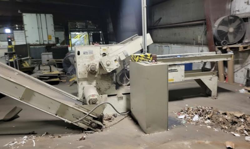 Cresswood #EF-24-40, hopper feed grinder/shredder/destroyer, includes conveyor, 2009 - Image 3