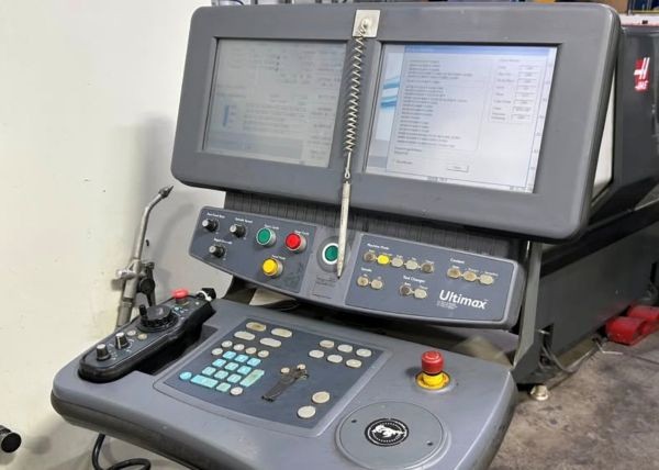 Hurco #VMX42, Vertical Machining Center, 42" X, 24" Y, 24" Z, 10000 RPM, 24 automatic tool changer, 2004 - Image 3
