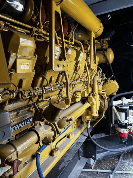 1500 KW Caterpillar #3512, Diesel Generator Set w/ Paralleling Switchgear, 480 Volts, 1800 RPM, 8000 amp - Image 8