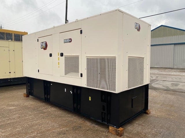 600 KW Caterpillar #D600GC, diesel generator set, 277/480 Volts, 3-phase, 1800 RPM, C18 engine, Tier 2, 2026 - Image 1