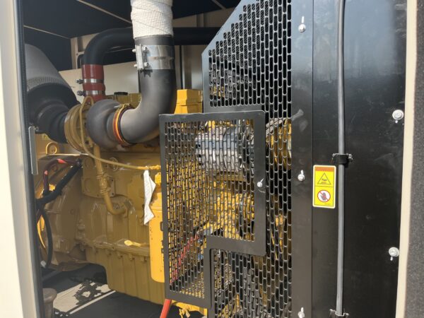 300 KW Caterpillar #D300GC, diesel generator set, 277/480 Volts, 3-phase, 480 HP @ 1800 RPM, C9 engine, Tier - Image 3