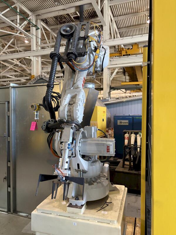 ABB, IRB-2600-12/1.85, 6-Axis robot, 26.4 lb payload, IRC 5 controller, pendant controller, 2022 - Image 2