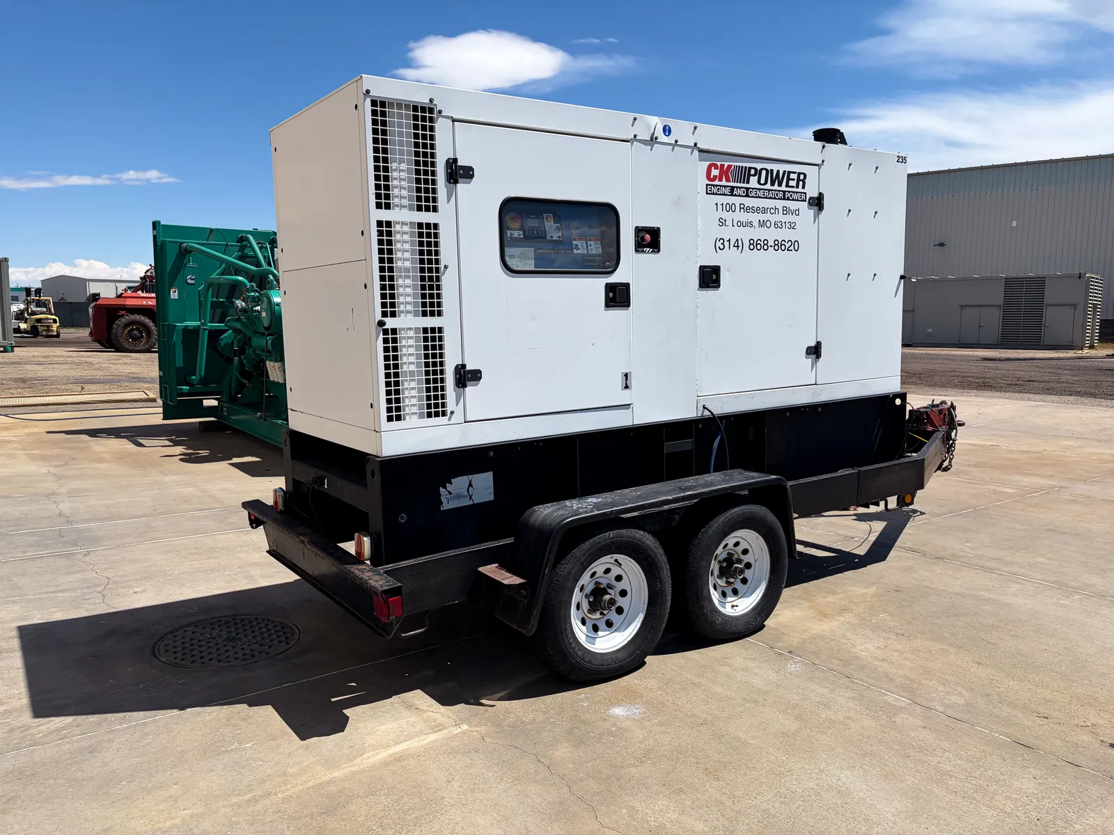 194 KW SDMO, diesel generator, trailer/enclosed, 120/208 Volts, 12298 hours - Image 1