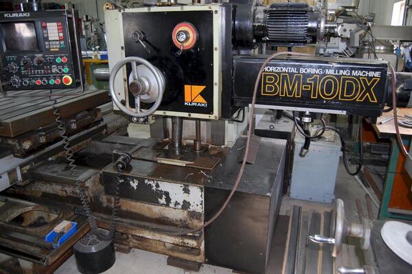 3.94" Kuraki #BM-10DX, CNC horizontal boring mill table type, 59" X, 39.4" Y, 27.6" Z, 20-1000 RPM, #50, 1983 - Image 2