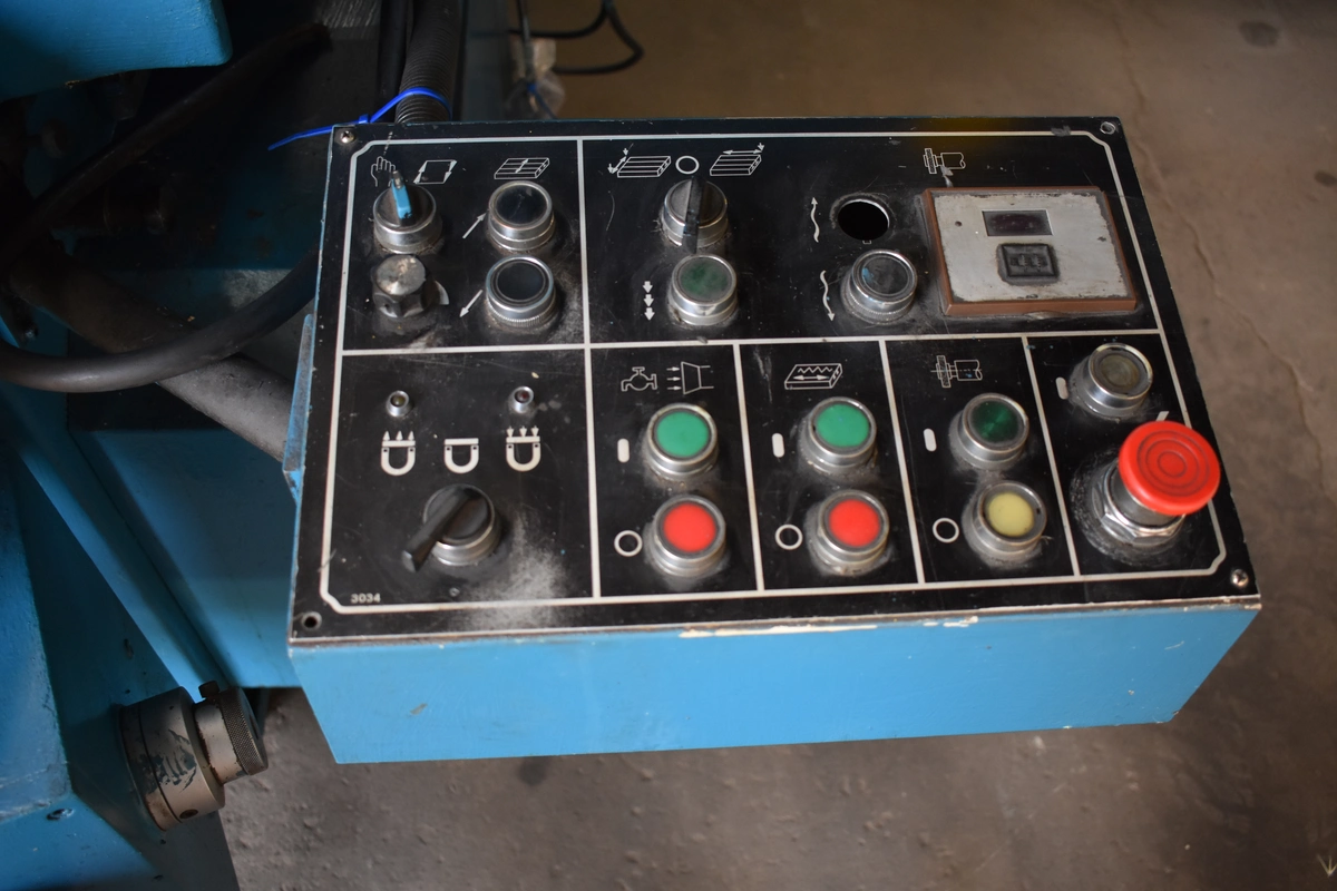 12" x 25" Kent #KGS-306AHD, Reciprocating Surface Grinder, 12" x 1.25" wheel, 21.62" spindle to table, 3 HP - Image 3