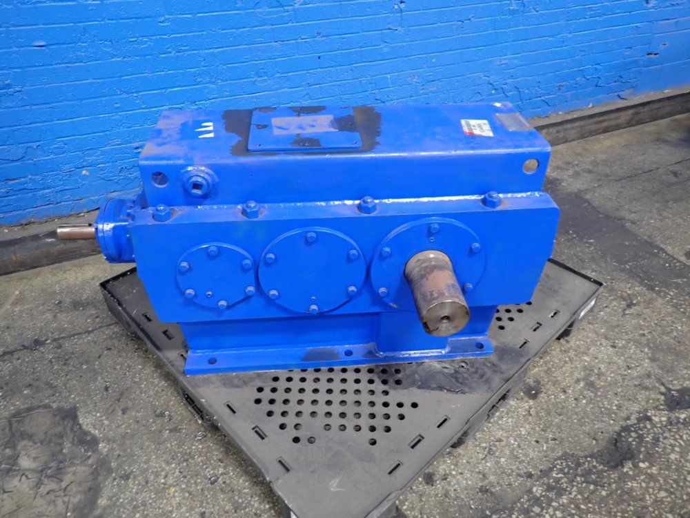 25.9 HP @ 1750 RPM, Philadelphia, Gearbox, 159.00 :1 ratio - Image 2