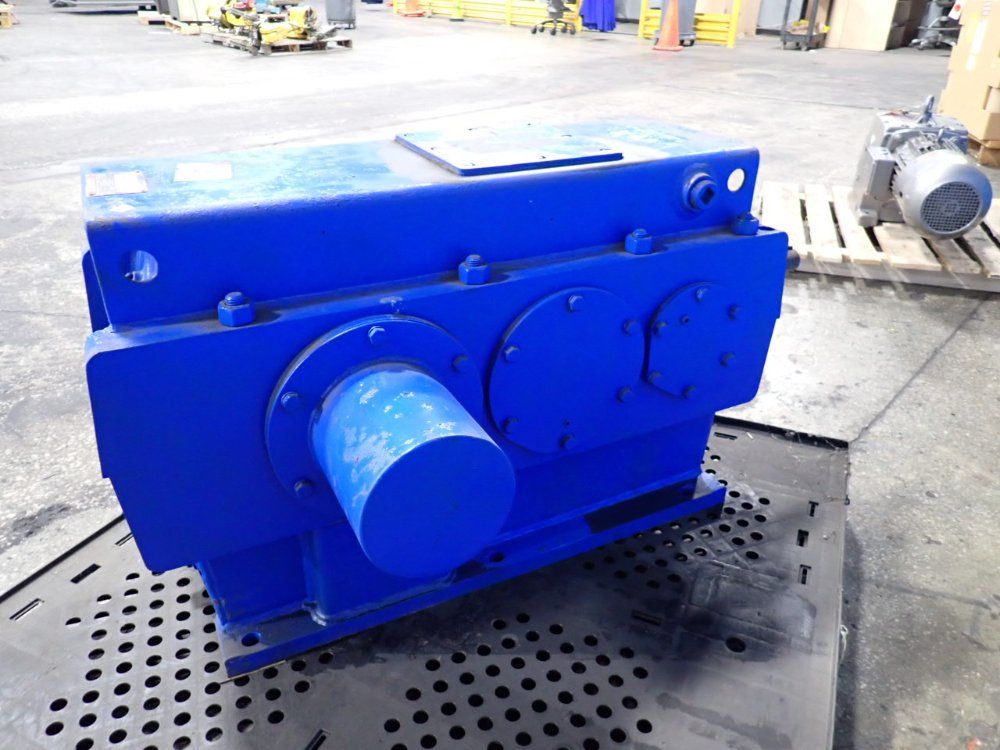 25.9 HP @ 1750 RPM, Philadelphia, Gearbox, 159.00 :1 ratio - Image 4