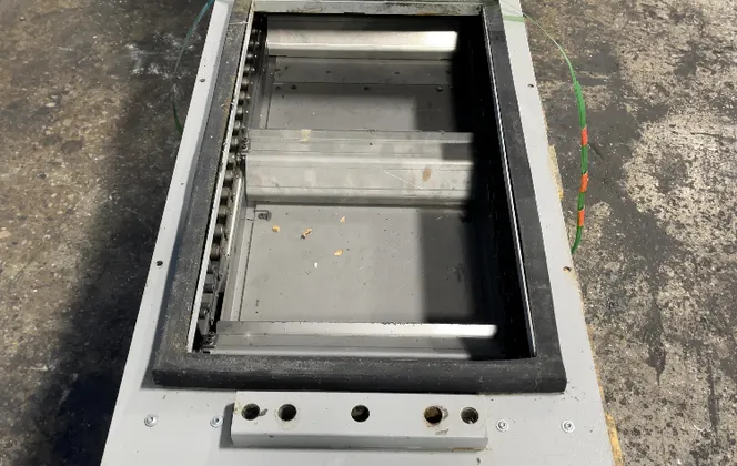 21" wide, Chip Conveyor, 60" flat, 60" rise, 200/220 V. - Image 3