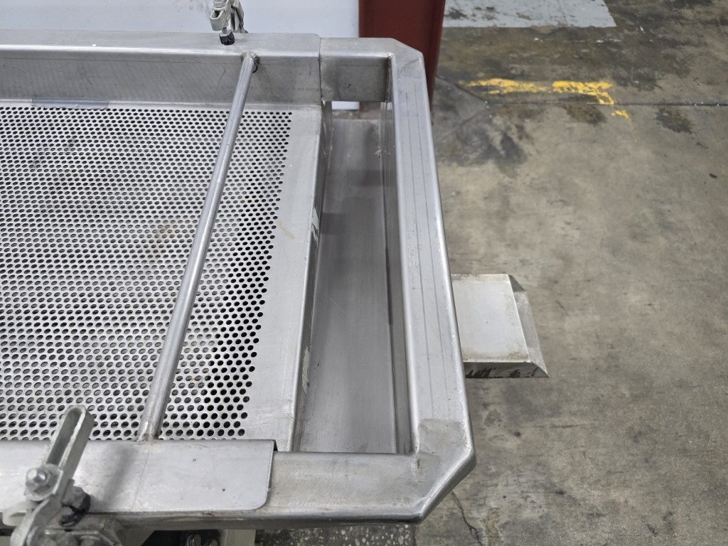 22" x 72" MGB Engineering, classifier, 3 separations, 1/8" fines & 1/4" overs screens, 1.5 HP Weg motor, 2016 - Image 4