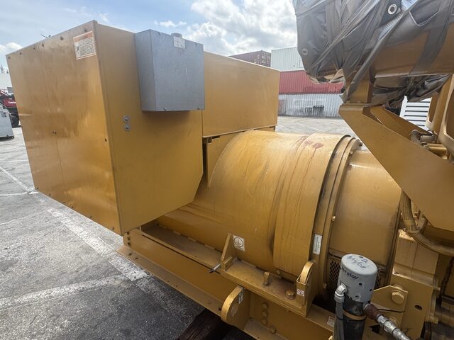 2000 KW, 1800 RPM, Caterpillar #SR4-HV, Generator End, 13,200 Volt, 3PH, 1999 - Image 5
