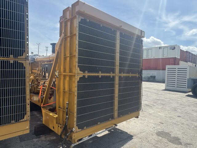 Caterpillar, Industrial Vertical Radiator, 72" fan, 1999 - Image 1