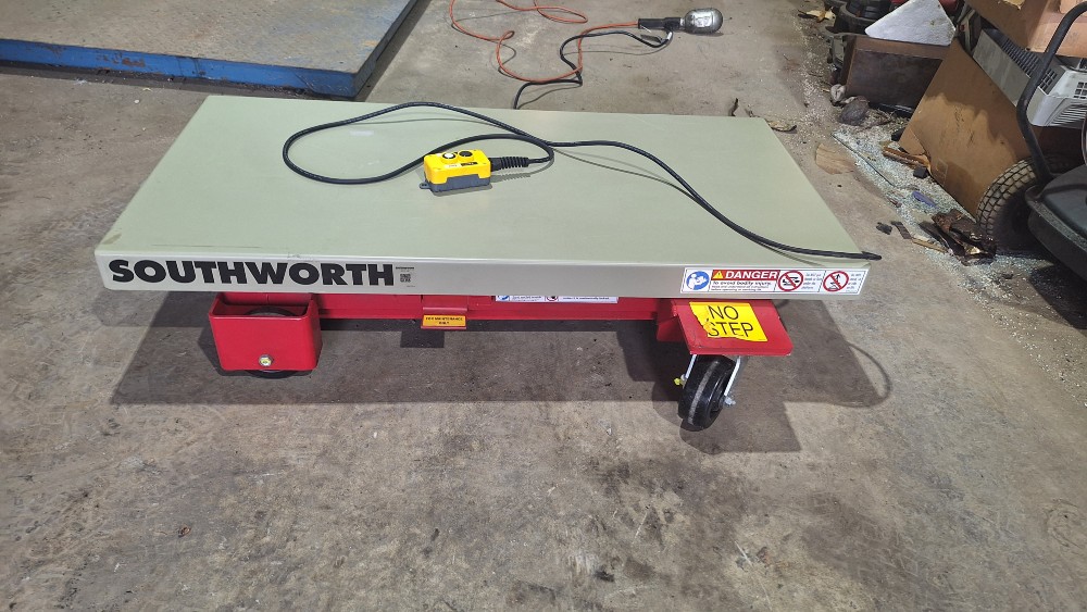 1100 lb. Southworth #CLL1.1-26, back saver lite portable lift, 24" x40" tbl., 36.5" lift height - Image 1