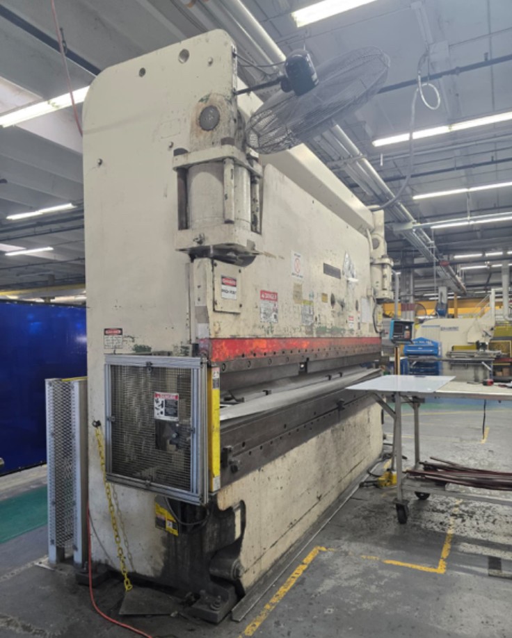 230 Ton, Cincinnati #230CB, hydraulic brake press, 14' overall, hydraulic cylinders rebuilt in 2024 - Image 2