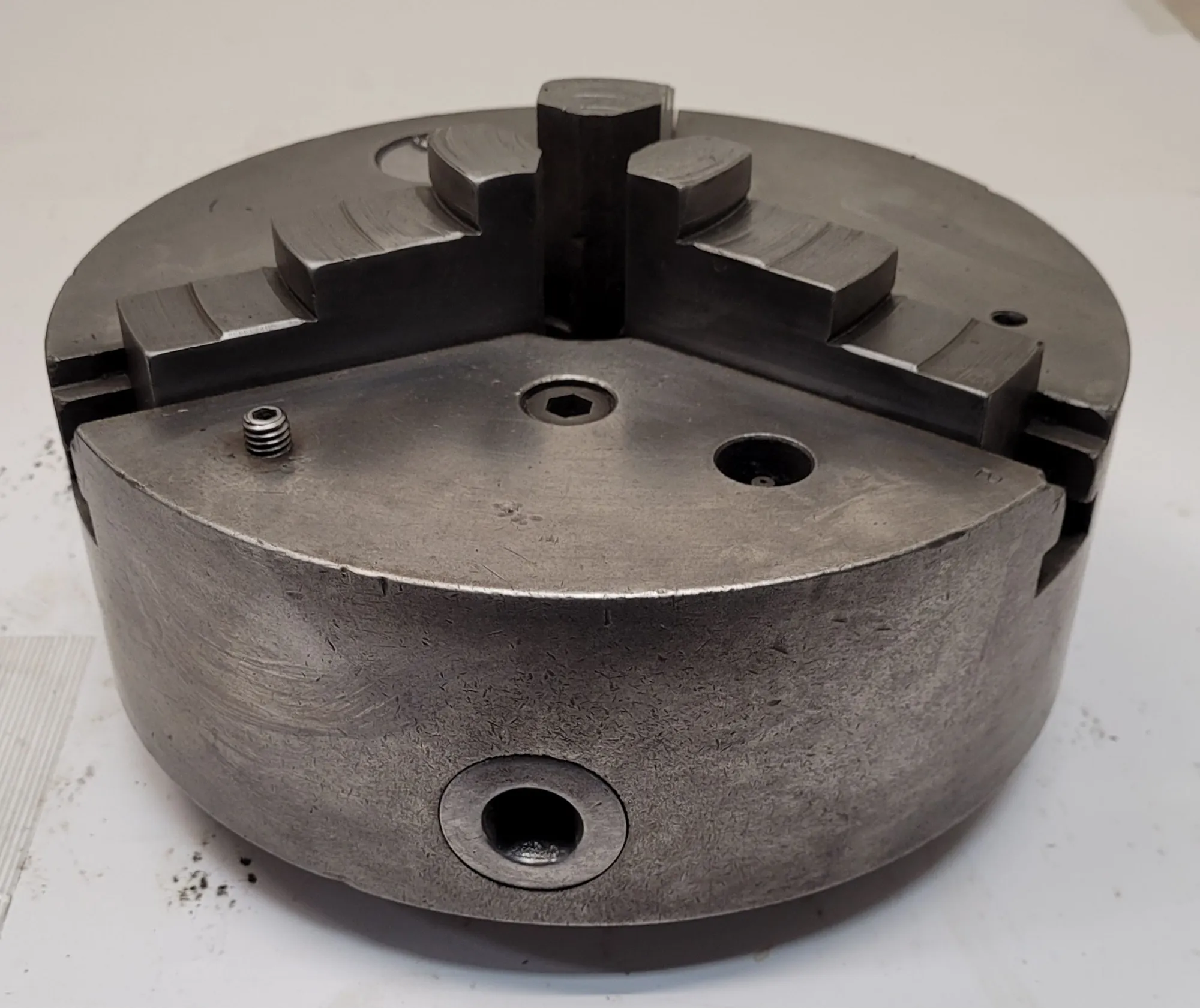 10" Cushman #1034E2, 3-jaw lathe chuck, 2" center hole, 94112 - Image 1