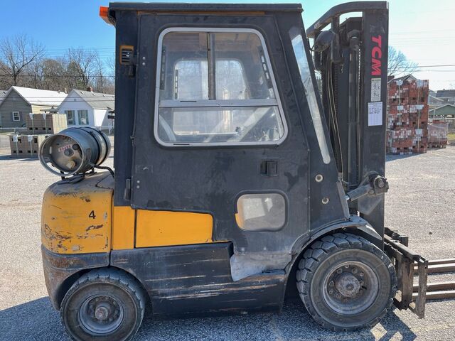 2000 lb. TCM #2K, pneumatic tire forklift, LPG/gasoline, 118" mast, 9940 hours, 2002, 108444 - Image 4