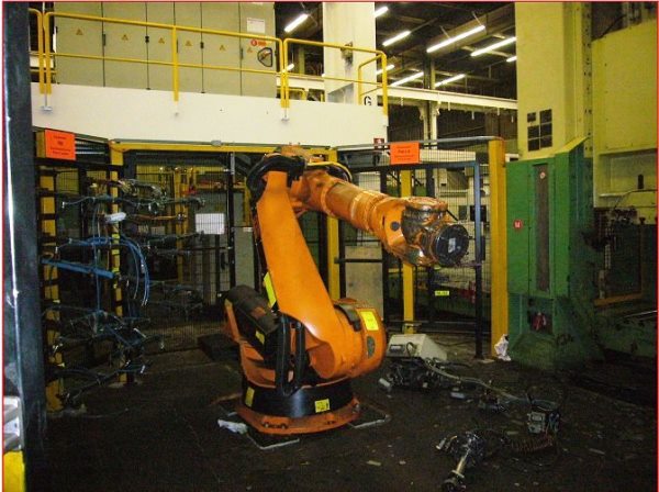 Kuka, KR-150 & KR200, 6-Axis CNC industrial robots, 400 units available sold separate - Image 1