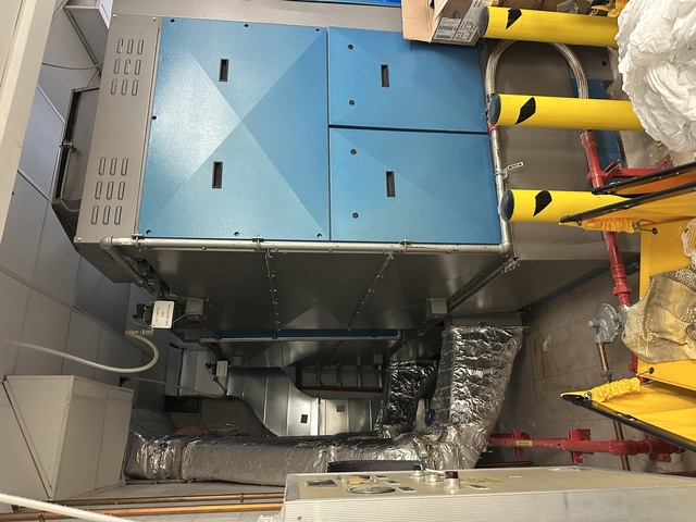225 Lb. B & C Technologies #DI-225, Natural Gas Dryer, reversing drum, tilt function, microprocessor - Image 3