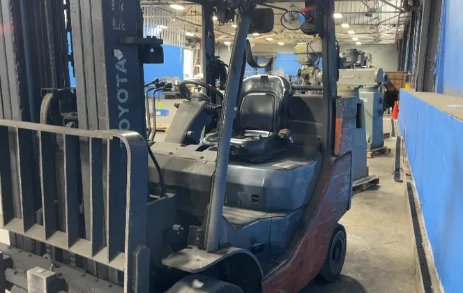 7,000 lb. Toyota #8FGC35U-BCS, Propane Forklift, 48" forks - Image 9