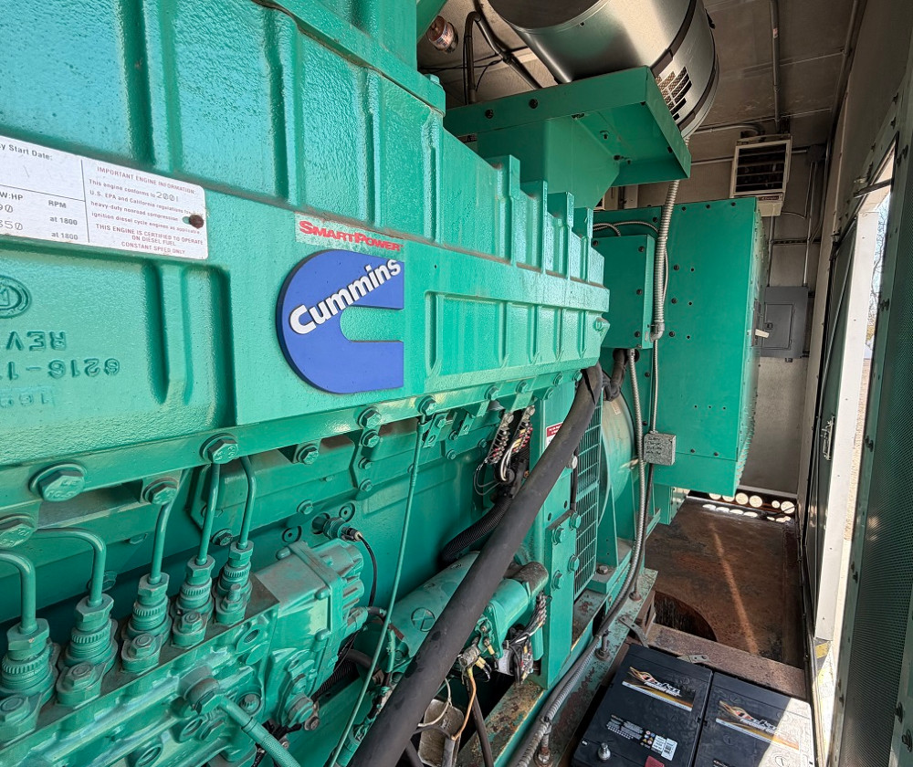 1000 KW Cummins / Onan #DFHD, diesel generator set, 277/480 Volts, 3-phase, 1490 HP @ 1800 RPM, QST30-G5 - Image 4