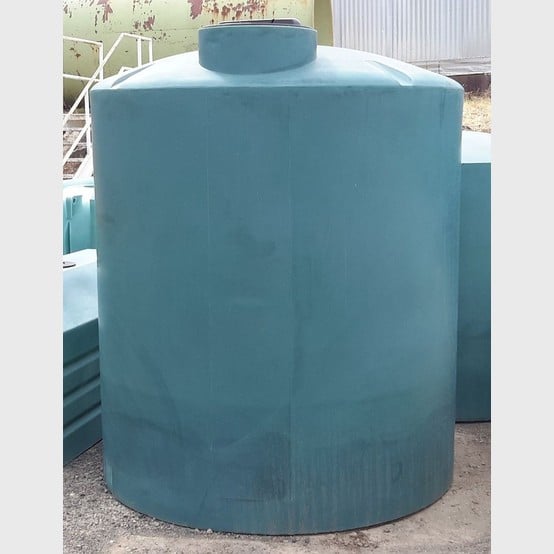 1,000 Gallon Vertical Polyethylene Tank, 4,500 Liters, NEW, N - Image 1