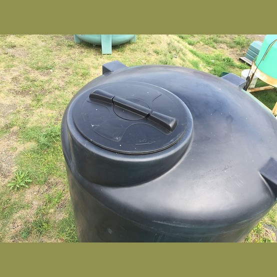 500 Gallon Vertical Polyethylene Tank, 16" Threaded Lid, 2" Bulkhead Fitting, NEW, N - Image 3