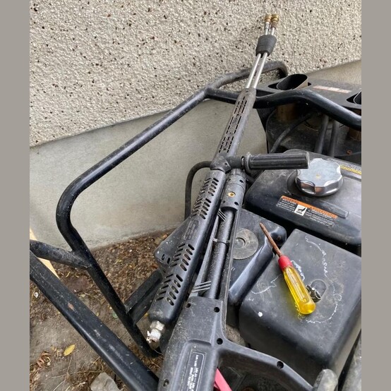 Mi-T-M #HSP-3504-3MGH, Hot Water Pressure Washer, 3500 PSI, 3.3 GPM, Honda GX390 389cc Engine - Image 9