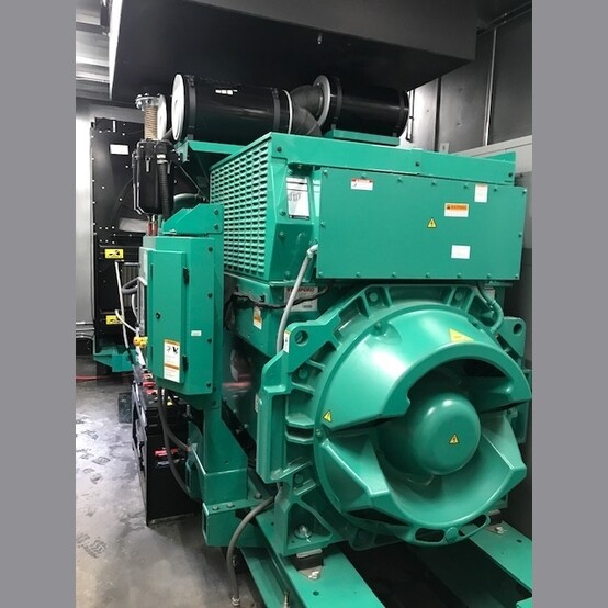 2250 KW Cummins #DQKAF, Diesel Generator, 277/480 Volts, 3280 HP engine, 1800 RPM, 3000 amp circuit breaker - Image 4