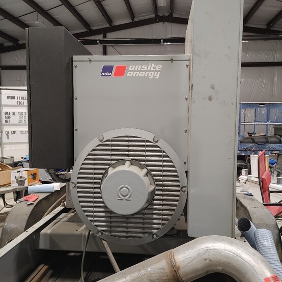 250 KW MTU #DS250, Diesel Generator, 120/208 Volt, 418 HP MTU engine, 1800 RPM, 1000 amp Square D main - Image 6