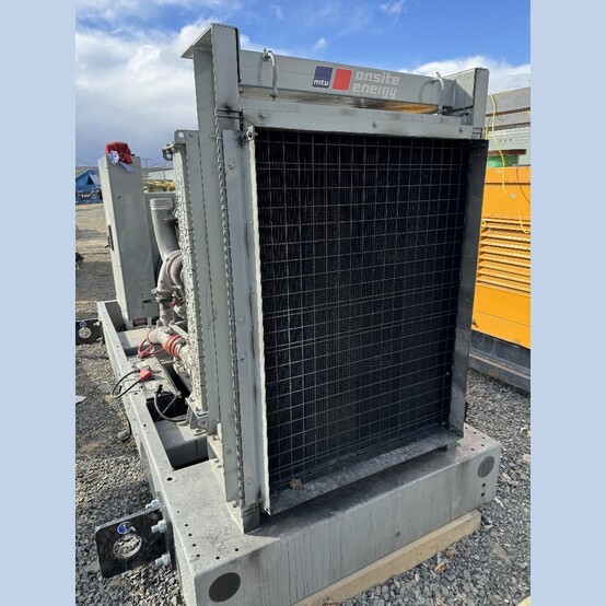 250 KW MTU #DS250, Diesel Generator, 120/208 Volt, 418 HP MTU engine, 1800 RPM, 1000 amp Square D main - Image 10