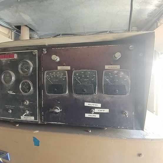 250 KW Cummins #855, Diesel Generator, 480 Volt, trailer mounted, 914 hours, 1990 - Image 4