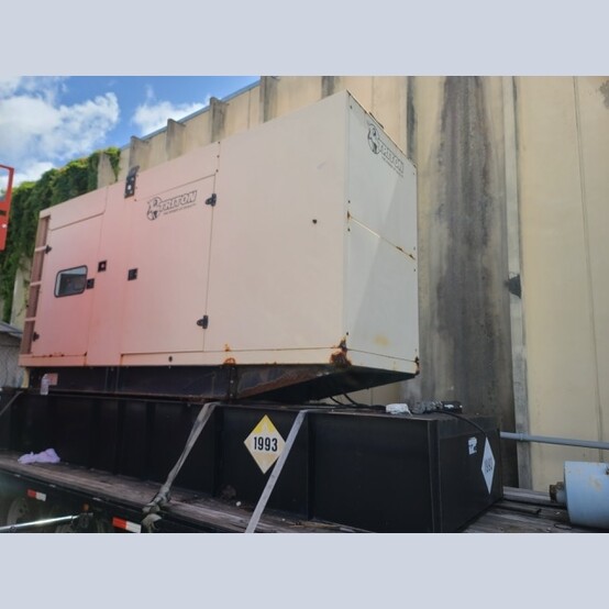 350 KW Triton, Diesel Generator, 240/480 Volts, 1800 RPM, autostar control panel, 1000-gallon base fuel tank - Image 1