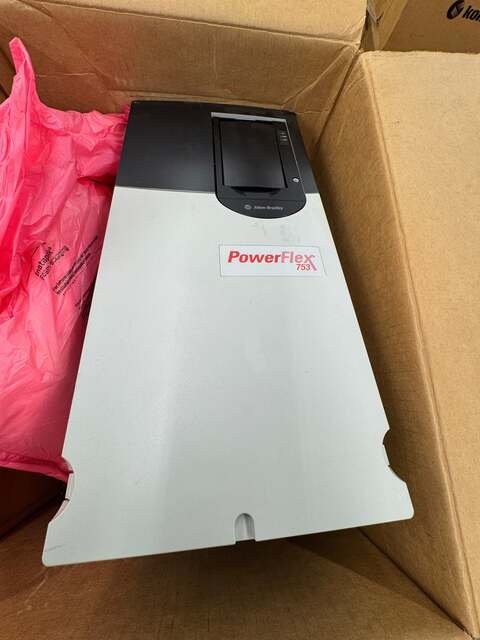 Allen-Bradley Variable Frequency Drive 20F11ND065AA0NNNNN 480V 3-Phase - Image 2