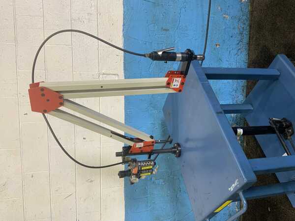 Palmgren #9680401, shop tap tapping arm, 62" arm reach, 700 RPM, on portable table - Image 3