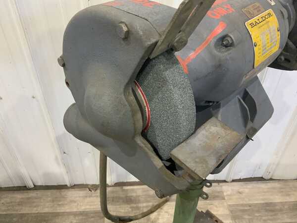 6" Baldor, doub le end pedestal grinder, 1/2 HP, 3000-6000 RPM - Image 4