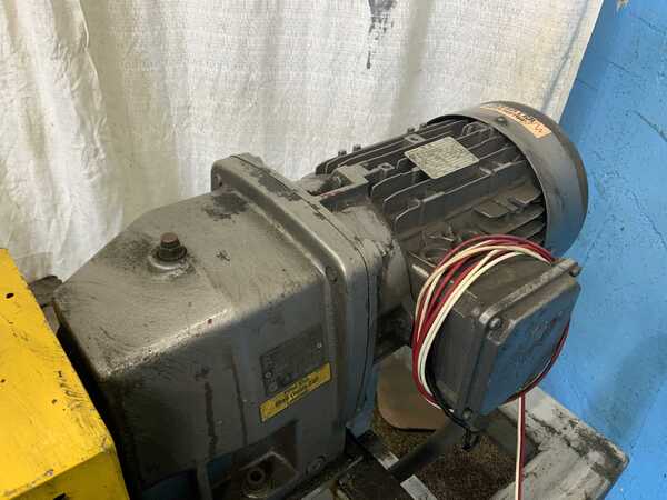 Yoder #M2, rollformer head & outboard, 2' shaft diameter, 20" roll space, 2 HP, dimpling rolls on machine - Image 5