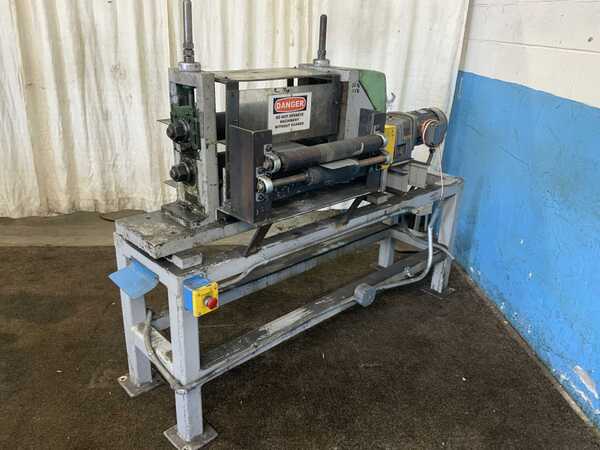 Yoder #M2, rollformer head & outboard, 2' shaft diameter, 20" roll space, 2 HP, dimpling rolls on machine - Image 7