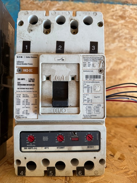 300 Amps, Eaton/Cutler Cutler-Hammer, HKDDC3300A1301S4201Z01, Molded Case Circuit Breaker, 600 VAC/250 VDC - Image 1