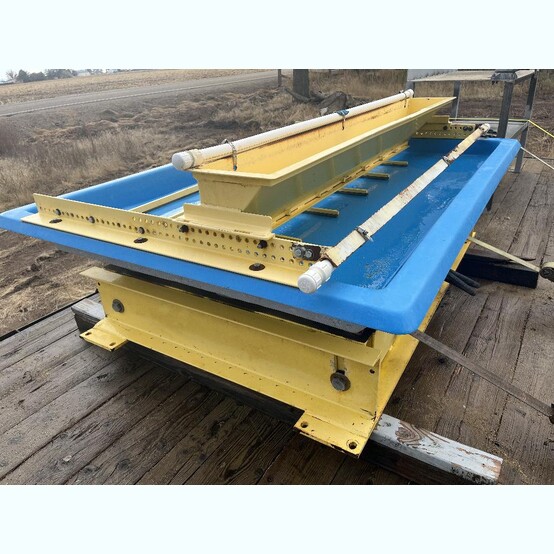 Action Instruments Mining #M10, 8 TPH Hydraulic Wave Table, Gold Concentrating Table, -40 Mesh Feed - Image 1