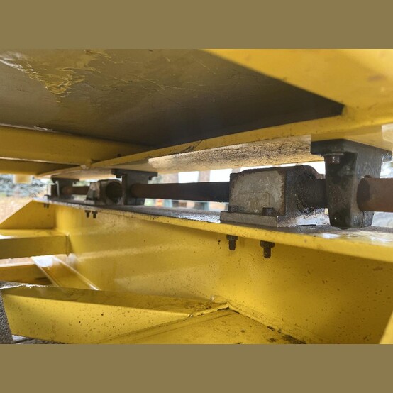 Action Instruments Mining #M10, 8 TPH Hydraulic Wave Table, Gold Concentrating Table, -40 Mesh Feed - Image 8