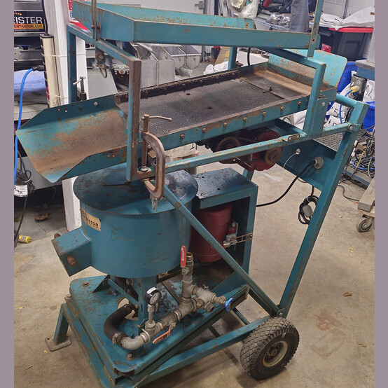 Knelson #KC-MD7.5 with #KC-VS7.5, Centrifugal Concentrator with Vibrating Screen - Image 1