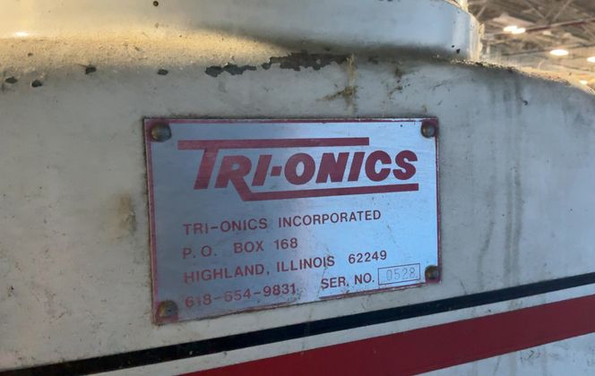 Tri-onics, vertical mill, 50x10" table, 3 HP, 220/440 V. - Image 9