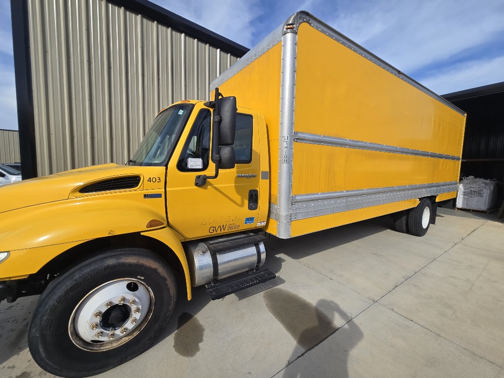 International #DuraStar-4300, box truck, 7.6L diesel engine, Allison 1000/2000 automatic trans., 25999 GVWR - Image 1