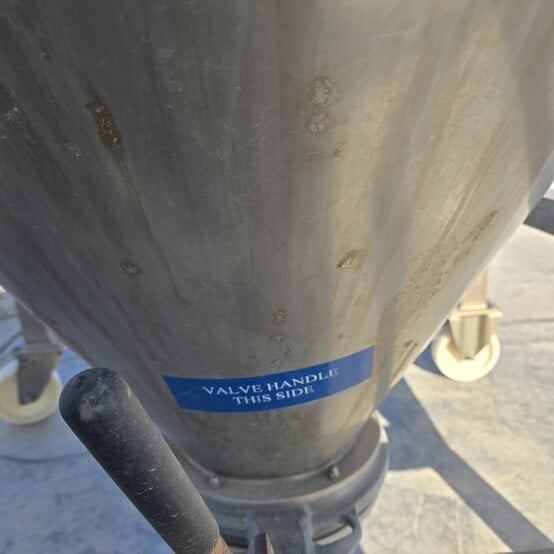 150 gallon Stainless Steel conical tank, 44.5" diameter x 42" high, removable lid - Image 5