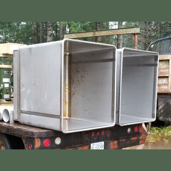 300 gallon 360 U.S. gal.) Custom Powder Systems #515236, Stainless Steel open top square tank, 2005 (3 - Image 4