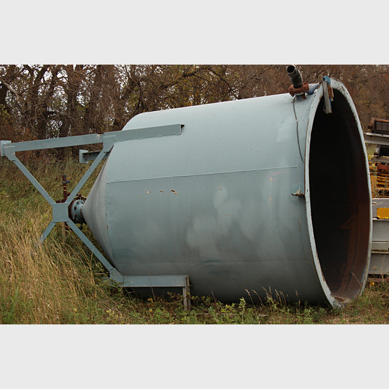 Rubber lined tank, 7' diameter x 10' deep, 12' total height, 3" discharge, angle iron legs - Image 2