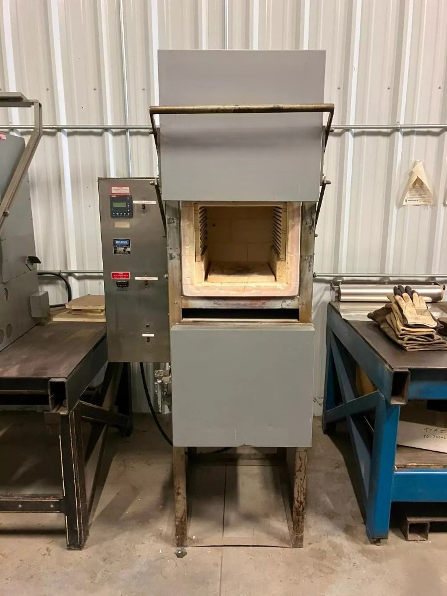 12" width x 12" H x 20" L Cress #C122012D/PM4, duel chamber electric heat treat / draw furnace - Image 4