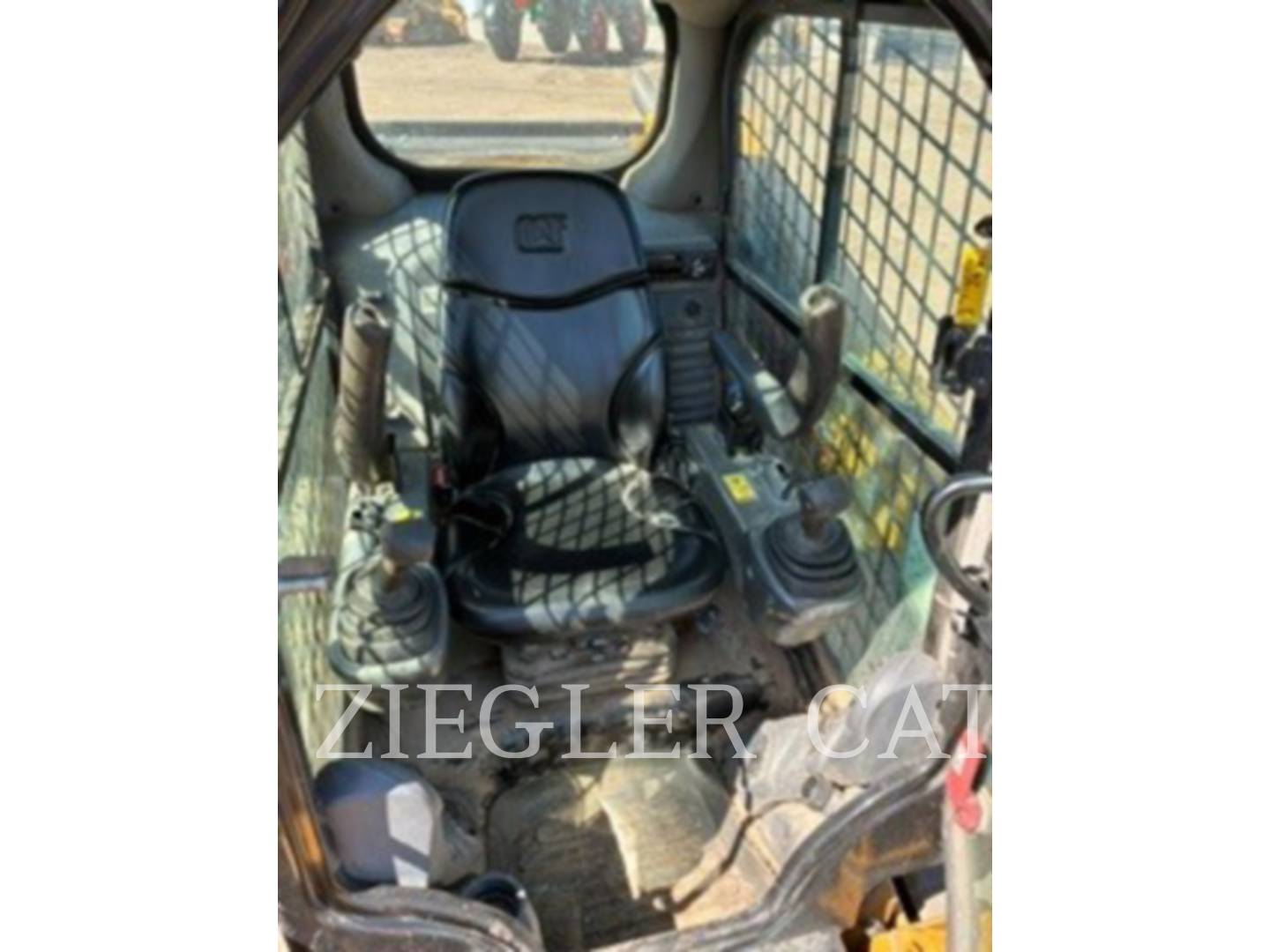 Caterpillar 277D, 3045 hours, S/N: FMT00532, 2015 - Image 8