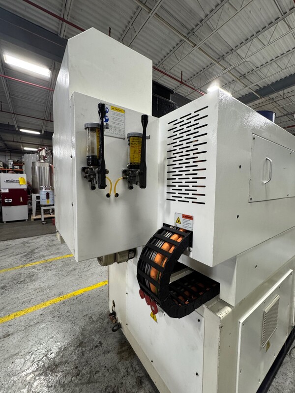 337 Ton, 23.56 oz., Haitian Zhafir #VE3000/1400, injection molding machine, 60mm screw, 2010 - Image 3